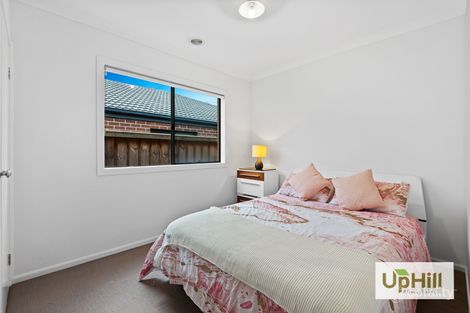 Property photo of 28 Hartland Drive Cranbourne North VIC 3977