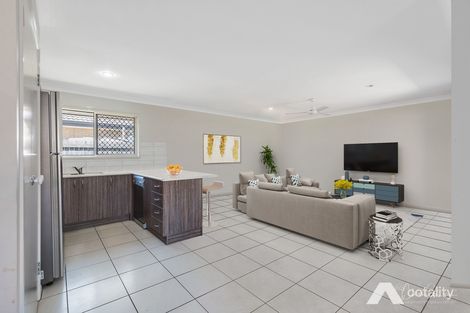Property photo of 26 Oakvale Avenue Holmview QLD 4207
