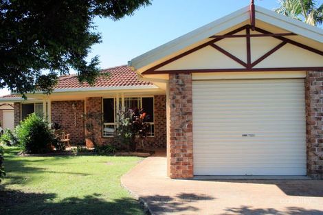 1/4 Pandanus Pl, Woolgoolga, NSW 2456