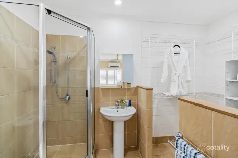 Property photo of 7 Harrison Close Kanimbla QLD 4870