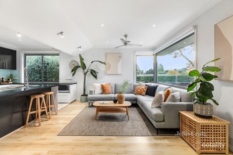 Property photo of 32 Larnook Crescent Mooroolbark VIC 3138