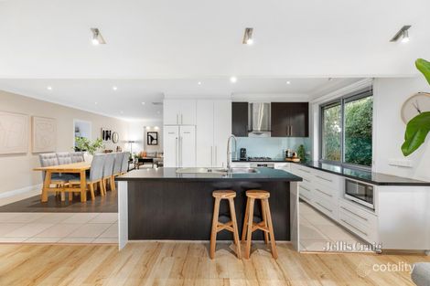 Property photo of 32 Larnook Crescent Mooroolbark VIC 3138