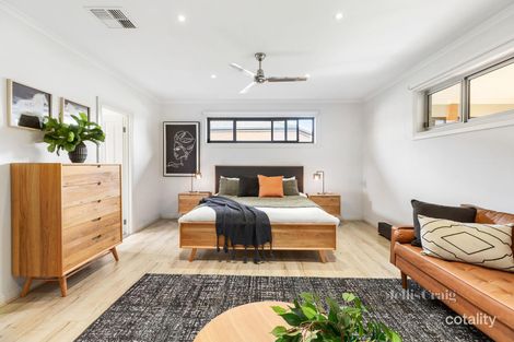 Property photo of 32 Larnook Crescent Mooroolbark VIC 3138