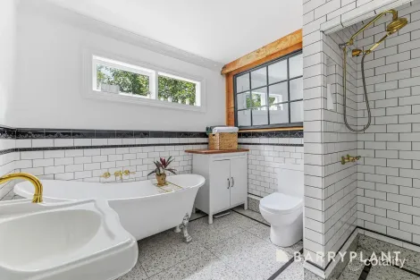 Property photo of 63 King Road Harkaway VIC 3806