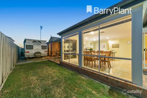 Property photo of 10 Vaughan Court Pakenham VIC 3810
