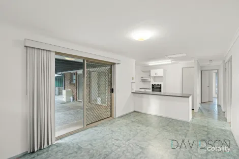 Property photo of 27 Cozens Way Highland Park QLD 4211