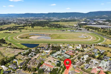 2 Kingston Town Dr, Kembla Grange, NSW 2526