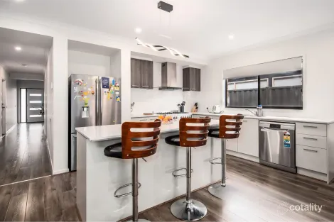 Property photo of 4 Stevenage Drive Strathtulloh VIC 3338