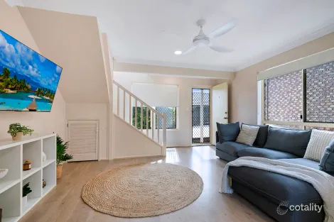 2/27 Daniells St, Carina, QLD 4152