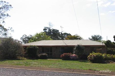 2 Blue Gum Dr, Highfields, QLD 4352