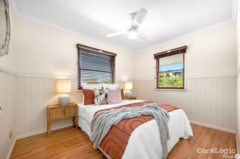 Property photo of 3 Esmonde Place Coorparoo QLD 4151