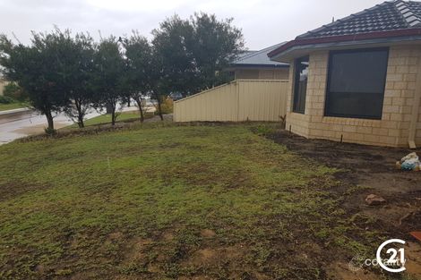 Property photo of 11 Mawson Grange Lakelands WA 6180