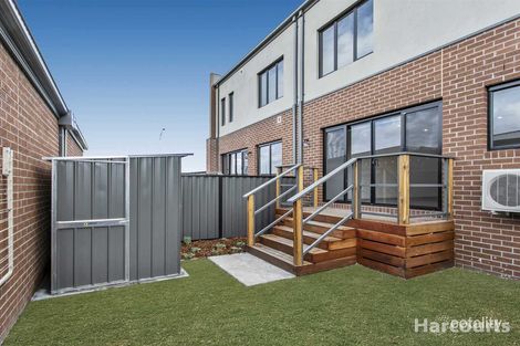 8 Balmoor Tce, Clyde North, VIC 3978