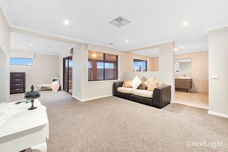 Property photo of 3 Hollingrove Avenue Clyde North VIC 3978