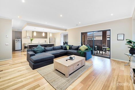 Property photo of 3 Hollingrove Avenue Clyde North VIC 3978