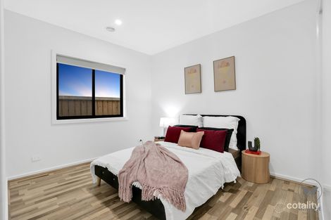 Property photo of 2 Clover Drive Rockbank VIC 3335
