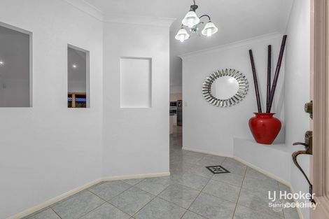 Property photo of 20 Mayfair Close Wishart QLD 4122