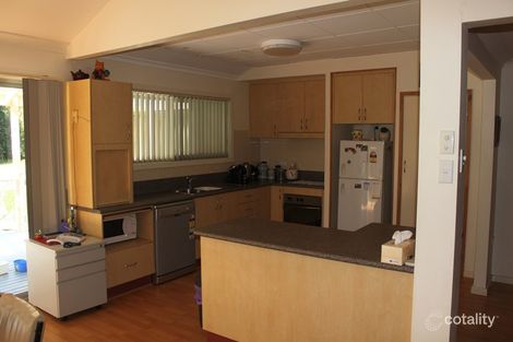 Property photo of 32 Watersedge Avenue Basin View NSW 2540