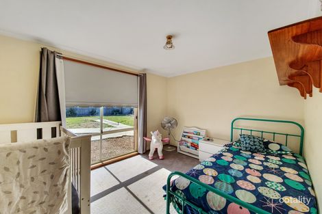 Property photo of 2 Kossecks Place Belmont VIC 3216