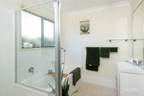 Property photo of 26 Faraday Crescent Pacific Pines QLD 4211