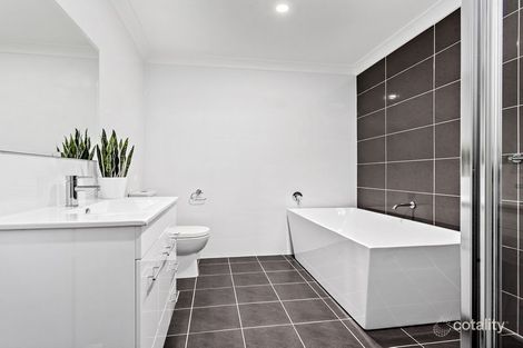 Property photo of 9A Whistlers Run Albion Park NSW 2527