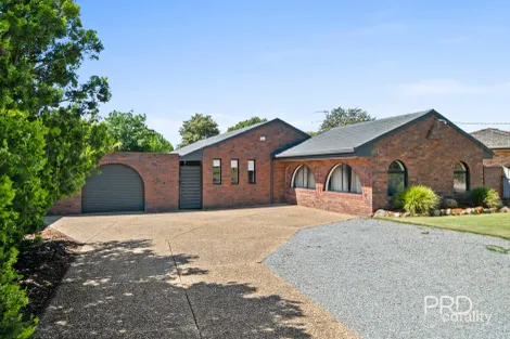 Property photo of 21 Telopea Crescent Lake Albert NSW 2650