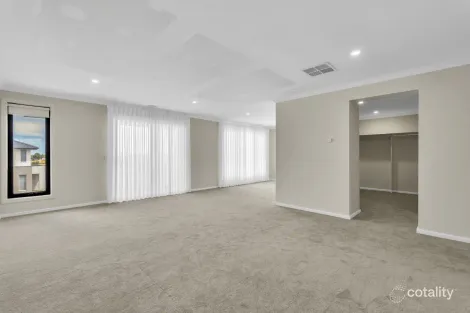 Property photo of 19 Pendower Way Werribee VIC 3030