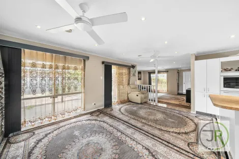 Property photo of 1 Bellflower Place Hampton Park VIC 3976