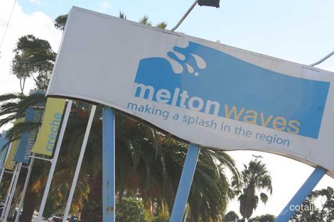 Property photo of 16 Linlithgow Way Melton West VIC 3337