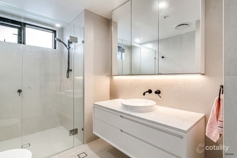 Property photo of 4/20 Executive Drive Burleigh Waters QLD 4220