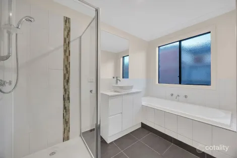 Property photo of 11 Maple Close Harkness VIC 3337