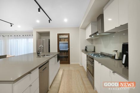 Property photo of 6 Maracana Circuit Strathtulloh VIC 3338