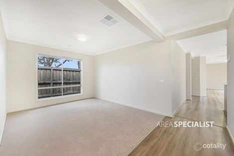 Property photo of 83 Aquatic Drive Cranbourne West VIC 3977