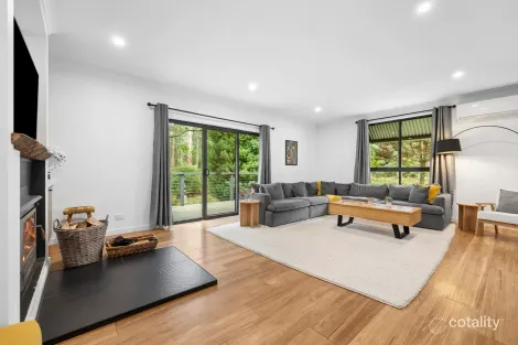 Property photo of 185 Whitegum Drive Wheatsheaf VIC 3461