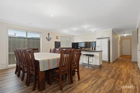 Property photo of 10 Bayside Court Rosebud VIC 3939
