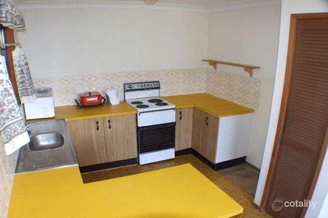 Property photo of 26 Pindarri Avenue Berkeley Vale NSW 2261