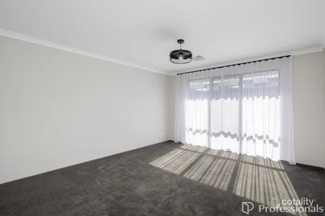 Property photo of 11 Solida Road Jindalee WA 6036