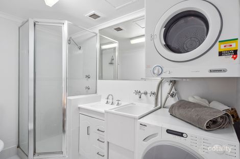 Property photo of 8/26 Stanhill Drive Surfers Paradise QLD 4217