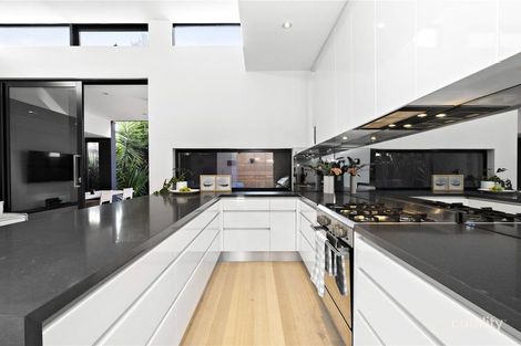 Property photo of 8 Boondara Grove St Kilda East VIC 3183