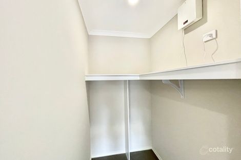 Property photo of 47 Twain Way Fraser Rise VIC 3336