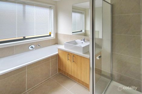 Property photo of 32 Gosse Crescent Brookfield VIC 3338
