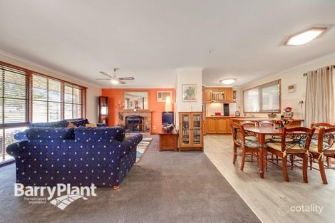 Property photo of 23 Navarre Drive Cranbourne West VIC 3977