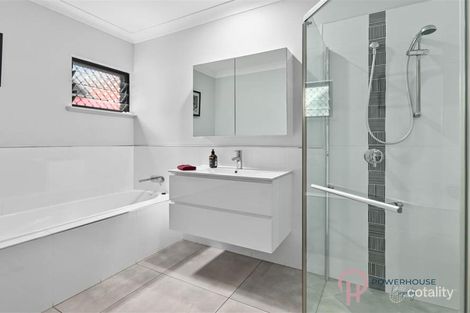 Property photo of 51 Ainslie Place Smithfield QLD 4878