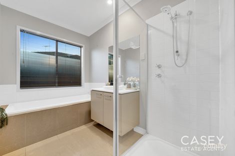 Property photo of 29 Sarton Link Pakenham VIC 3810