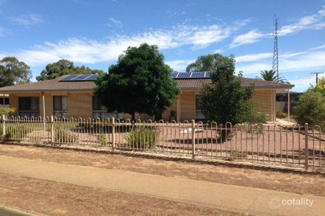 7 Tumby Bay Rd, Cummins, SA 5631