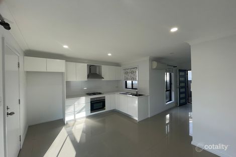 Property photo of 19 Hewison Avenue Green Valley NSW 2168