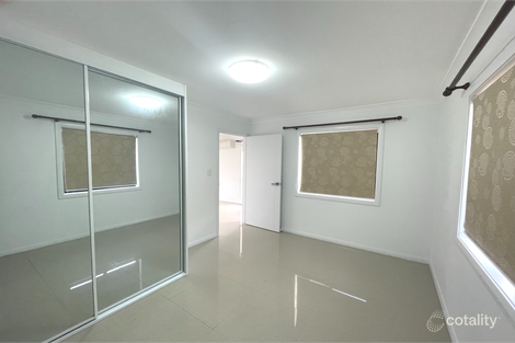 Property photo of 19 Hewison Avenue Green Valley NSW 2168