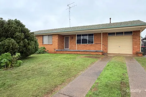 Property photo of 16 Downes Crescent Parkes NSW 2870