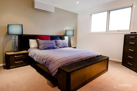 Property photo of 2/228 Melrose Drive Tullamarine VIC 3043