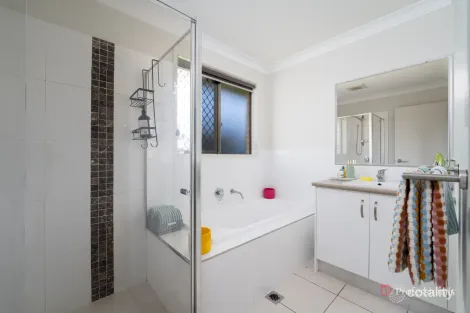 Property photo of 6 McGrath Place Armidale NSW 2350